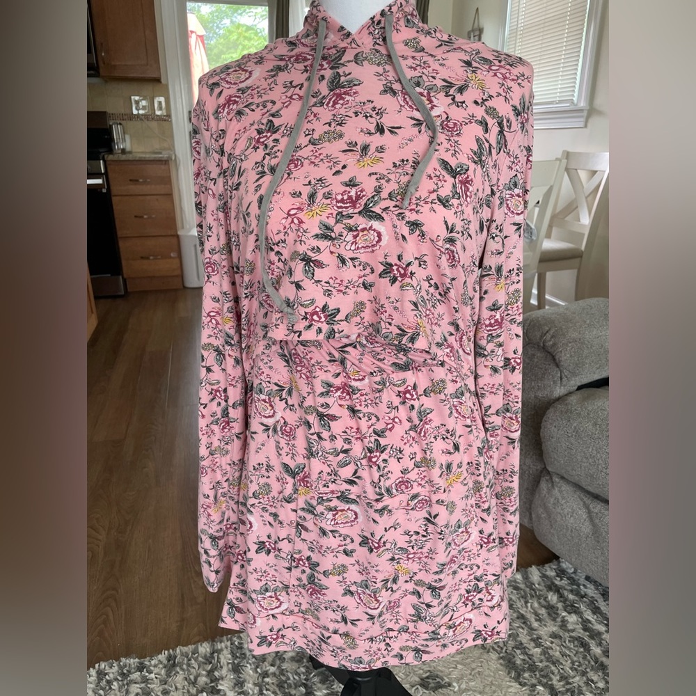 Latched Mama Pullover